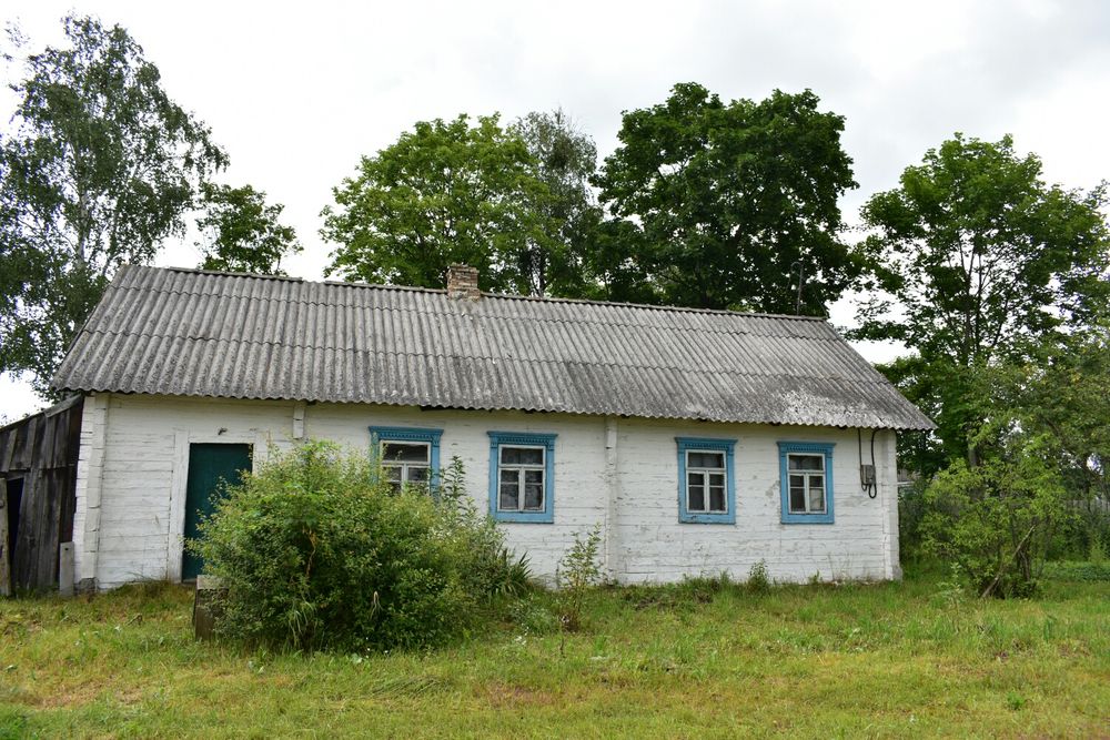 Продам будинок. 33 сотки Можна жити але потребує косметичного ремонту