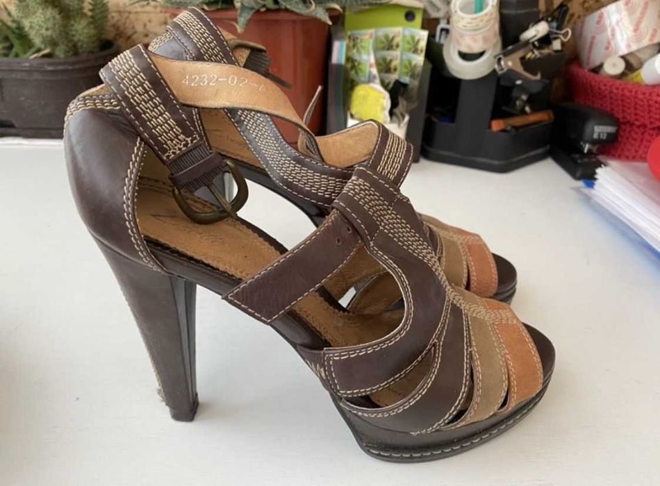 Босоніжки літні 36 розмір. У відмінному стані (майже нові).