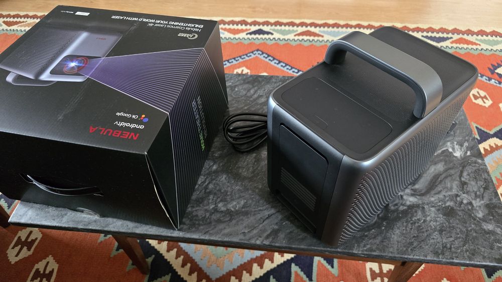 Projetor Anker Nebula Cosmos Laser 4K