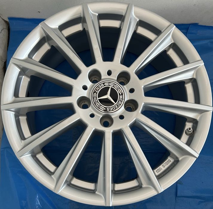 700 Felgi aluminiowe Mercedes R 17 5x112 otwór 66,6 Bardzo Ładne