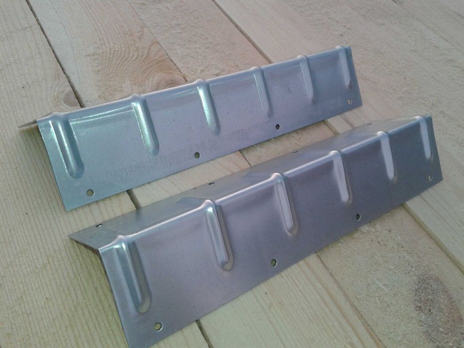 Narożniki do skrzyniopalet okucia metalowe
