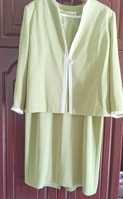 43. Sukienka damska z marynarką  rozmiar 46/48