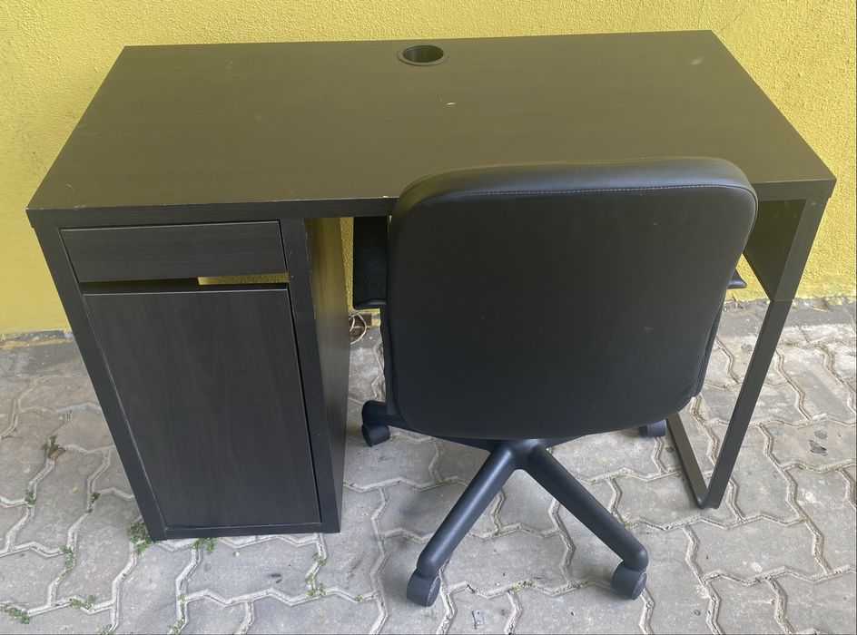 Secretaria com cadeira IKEA