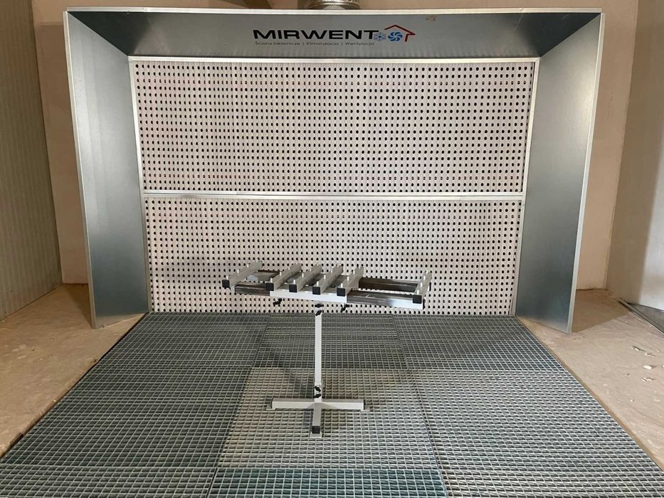 Ściana lakiernicza z odciągiem podłogowym 2500mm x 1800mm / MIRWENT