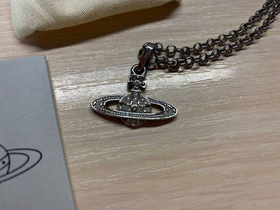 Підвіска Vivienne Westwood