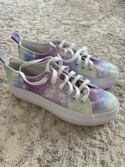 Продам кеди(нові)