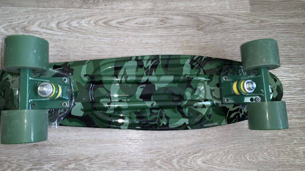 Пенніборд( пластиковий скейт)