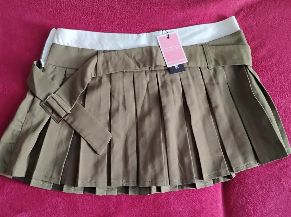 Nowa plisowana spódniczka PrettyLittelThing