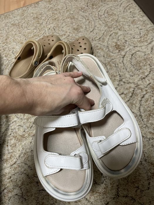 Босоніжки білі шкіряні