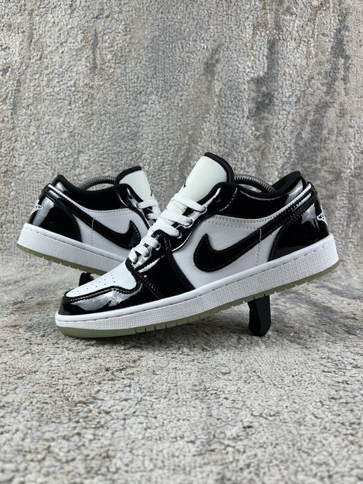 Jordan 1 Low SE Concord Preto e Branco Tamanho 41EU