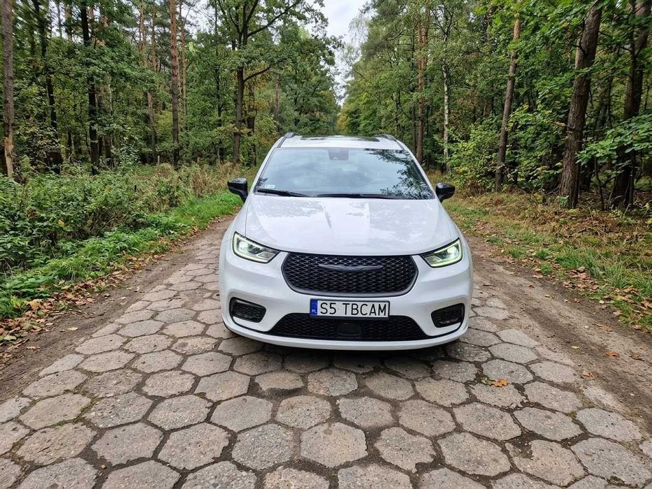 Mini Van Chrysler Pacifica 7-osobowy benzyna/gaz wynajem Śląsk