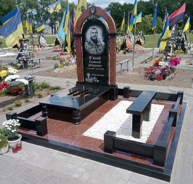 Дешеві пам'ятники із граніту. Памятники військовим. Виготовлення.