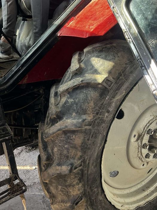 Трактор мтз 80 в робочому стані