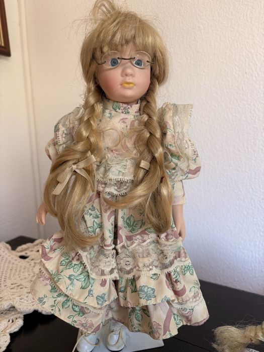 Boneca de porcelana vintage