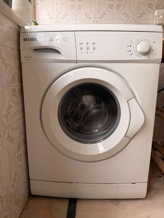 Máquina da Roupa Becken Wash Up 6kg