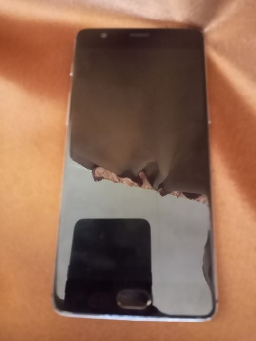 Смартфон OnePlus 3T