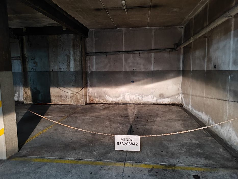 Lugar de Garagem 2 Carros Porto