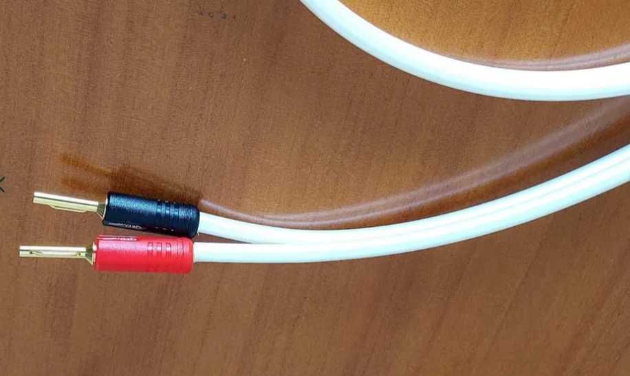 QED Reference XT400 1m + 4x Banana QED Screwloc (single cable)