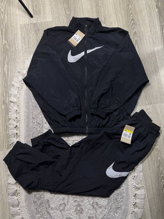 Нейлоновий жіночий костюм Nike nylon big logo найк костюм женский летний новий з етикетками