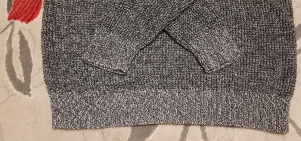 Светр чоловічий, в'язаний.