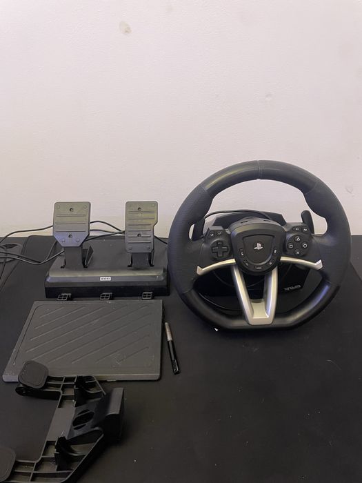 Volante Hori PS4/PC + Pedais – 59€