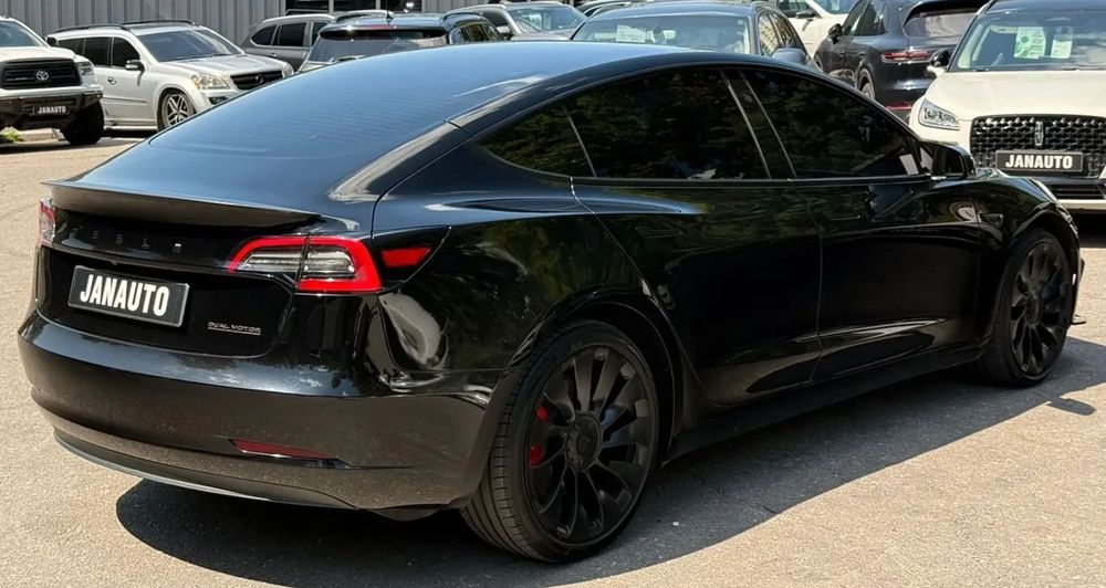 Tesla Model 3 Tesla Model 3 Dual Motor Long Rang/Performance