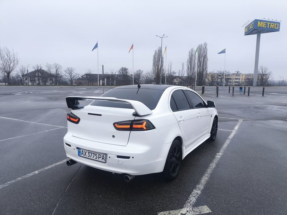Mitsubihi ( мицубиши, міцубіші) Лансер Lancer