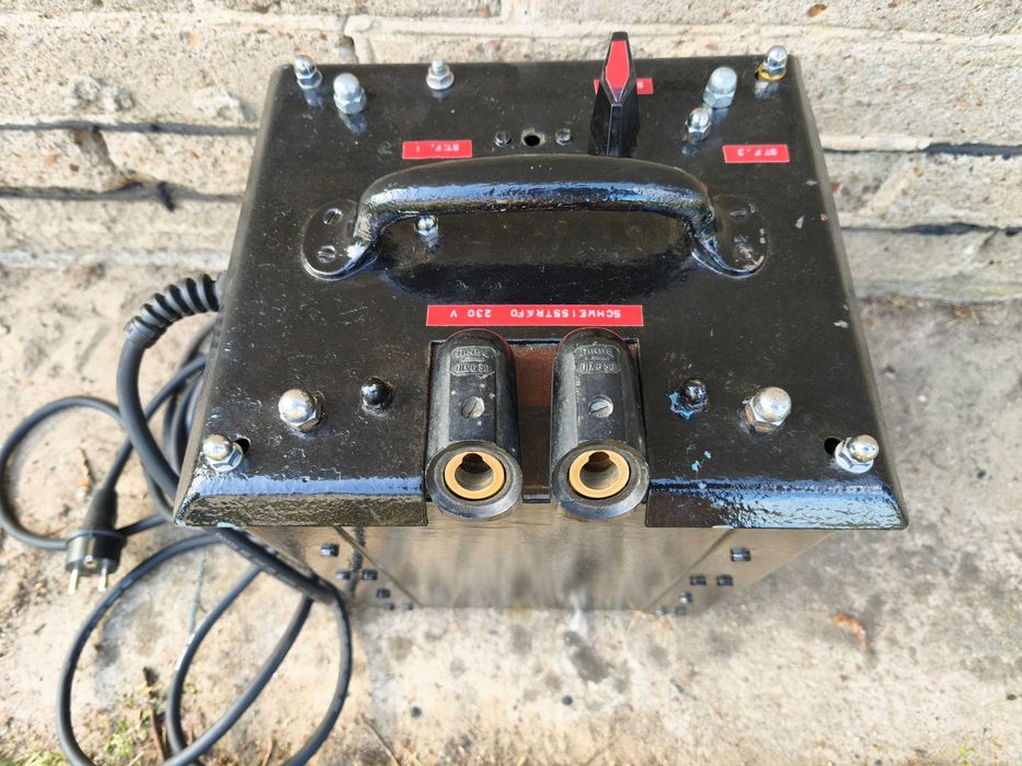 Spawarka transformatorowa 230V  przewody spawalnicze 8m Spawarka / transformator spawalniczy