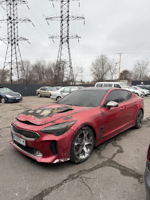 Kia Stinger 3.3 бенз 80к пробег