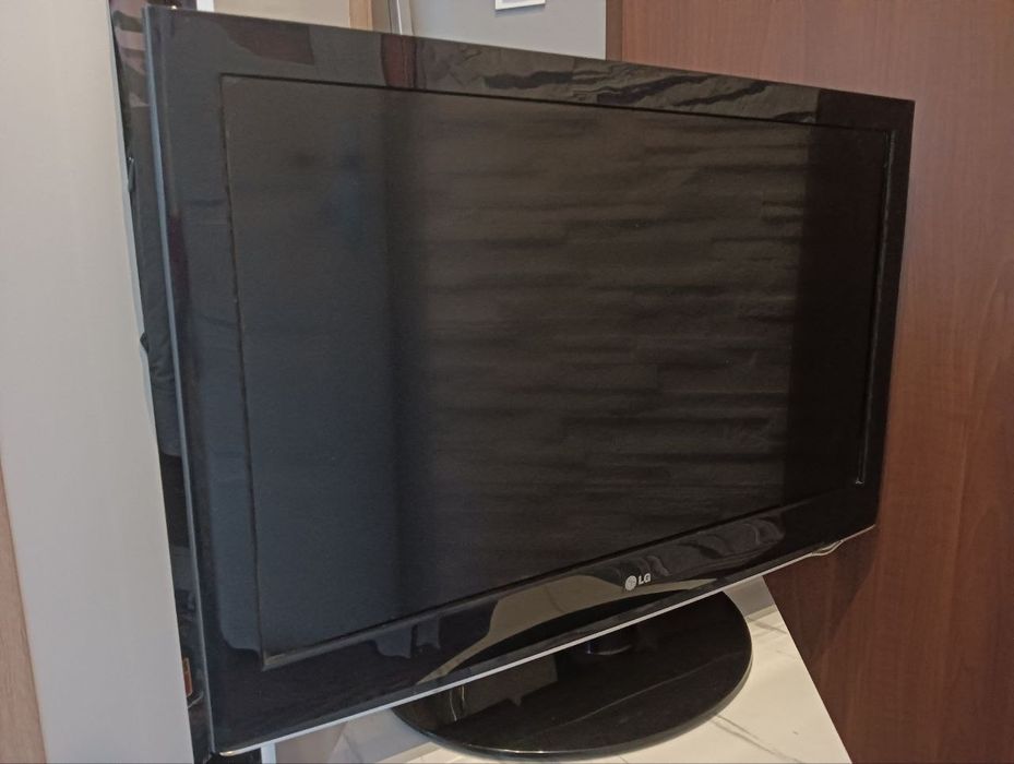 Telewizor LG 37 cali z pilotem