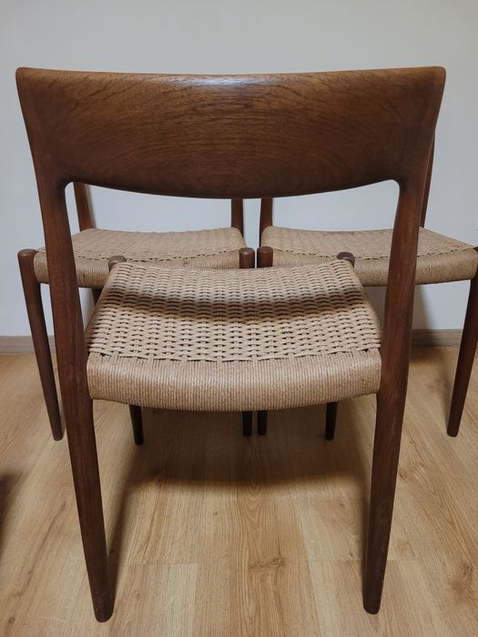 Komplet czterech krzeseł tekowych Niels O. Møller. Dania lata 60