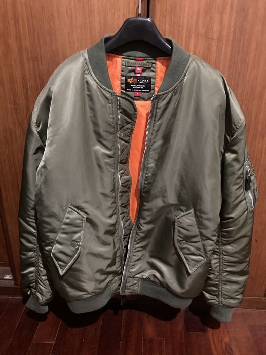 Alpha industries bomber jacket