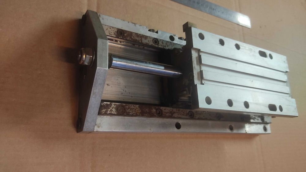 Stół przesuwny oś Z prowadnica wrzeciono HSD frezarka cnc pneumatyczny