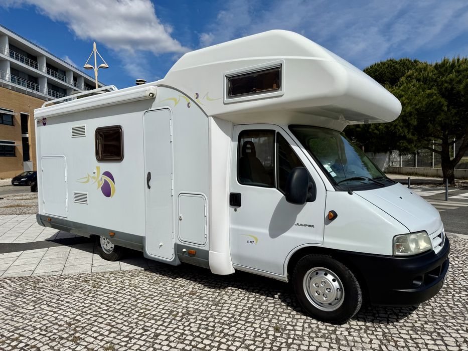 Autocaravana Citroen Capucine ano 2006, motor 2.8 JTD 128cv, 6 dormidas / Garagem grande
