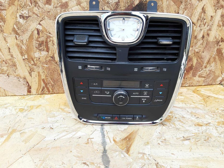 Panel klimatyzacji Chrysler Voyager Town Country 11-19r RT