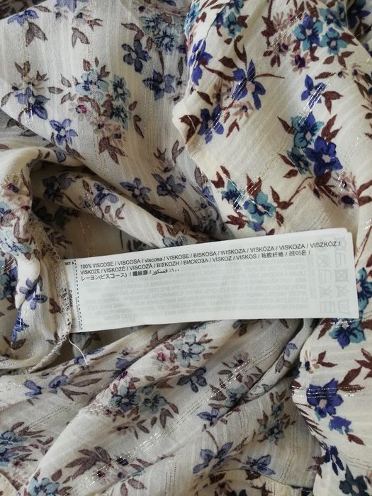 Blusa estampada de senhora, marca Mango, T. M