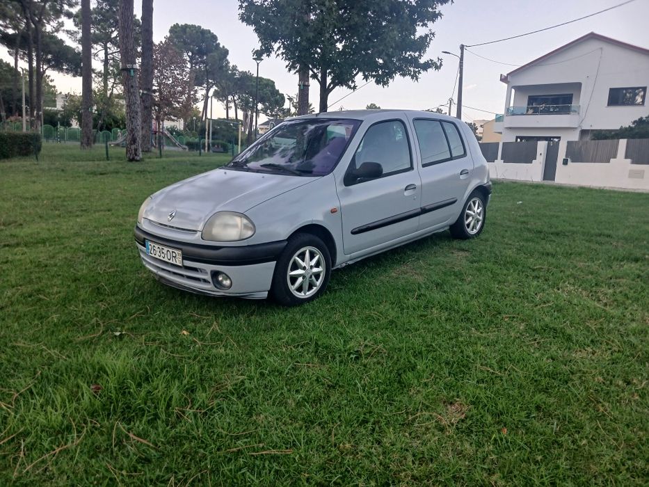 Renault clio 1.2 ano 1999