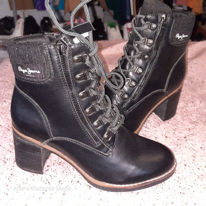 Botas  senhora só  15€