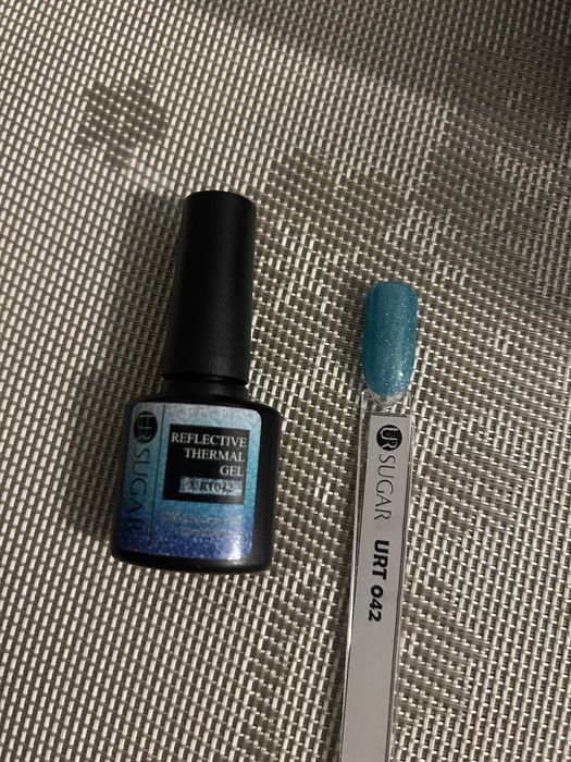 Lakier hybrydowy UR Sugar zimowy srebrno niebieski brokatowy