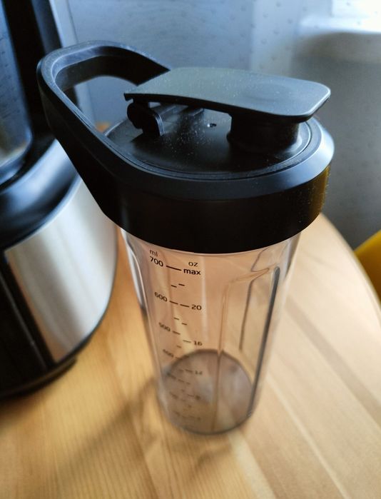 Blender kielichowy BEKO TBV8106BX (próżniowy)