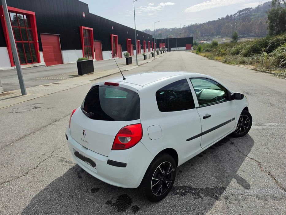 Renault clio 3 portas