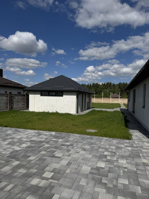 Неперевершена Американка поруч з лісом(!)