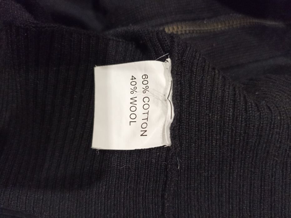 Кофта нарядная на молнии.