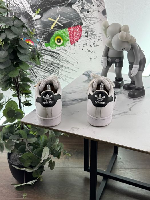 Кросівки шкіряні Adidas Superstar 42.5 розмір Е12196