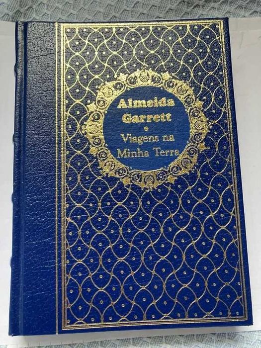 Livro capa dura " A Ilustre casa de Ramires "