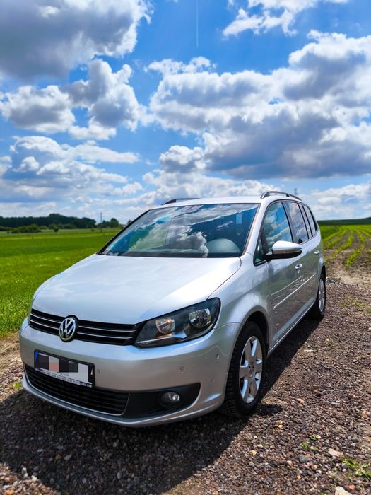 Volkswagen Touran Zadbany egzemplarz Niski przebieg Zarejestrowany