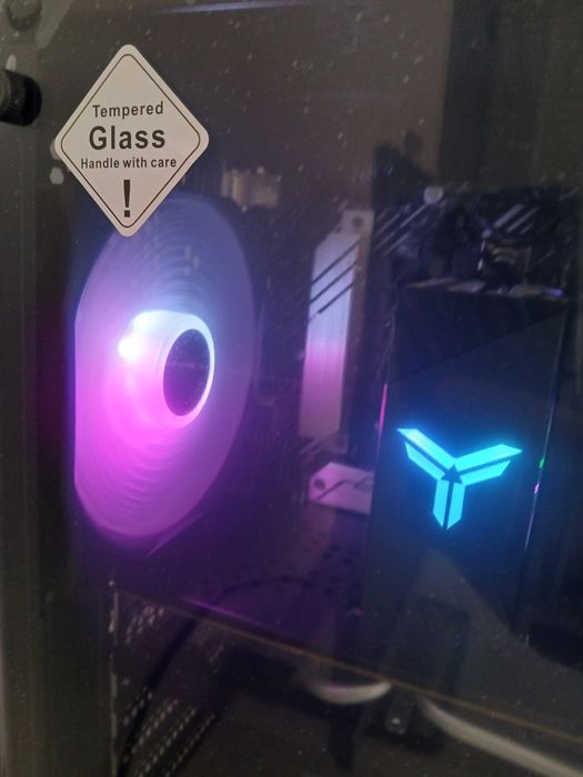 Vendo PC  Asus Antec ellite com leds novo , ler discrição