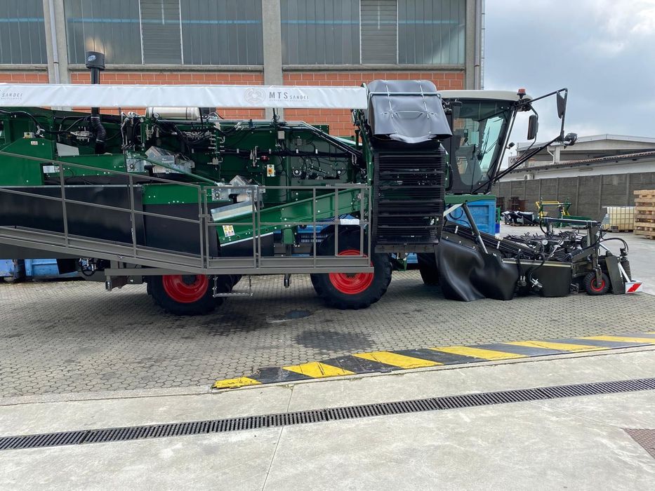 Kombajn do pomidorów SANDEI THR 850 S