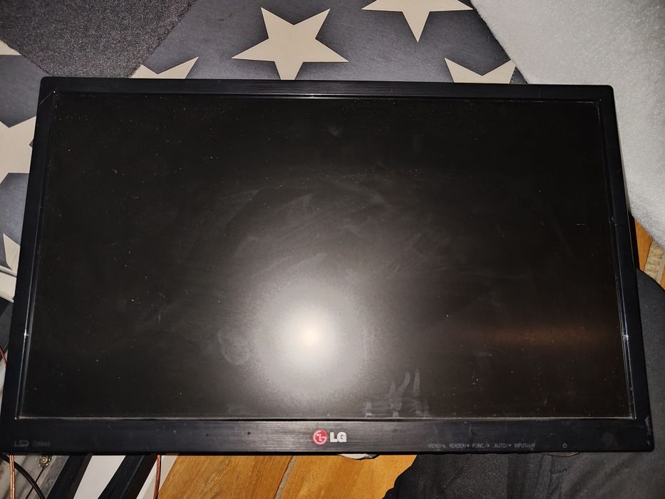 Monitor 22" sprawny