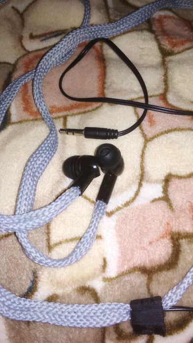 Навушники вакуумні з шнурком 3.5 мм mini-Jack